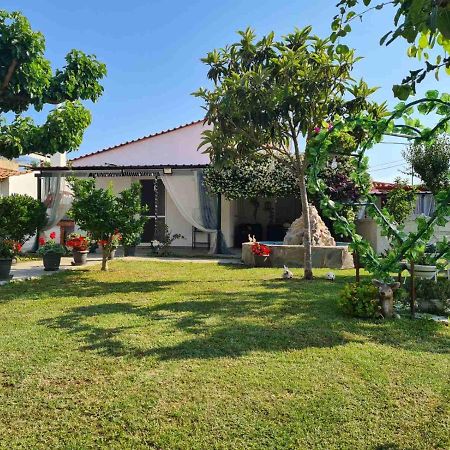 Mom'S Seaside Home Kariani Exterior foto