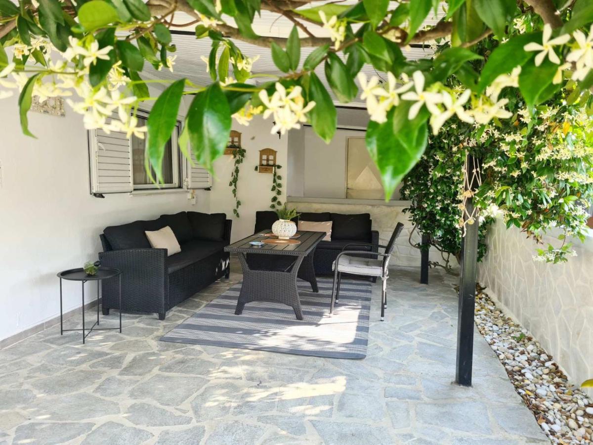 Mom'S Seaside Home Kariani Exterior foto