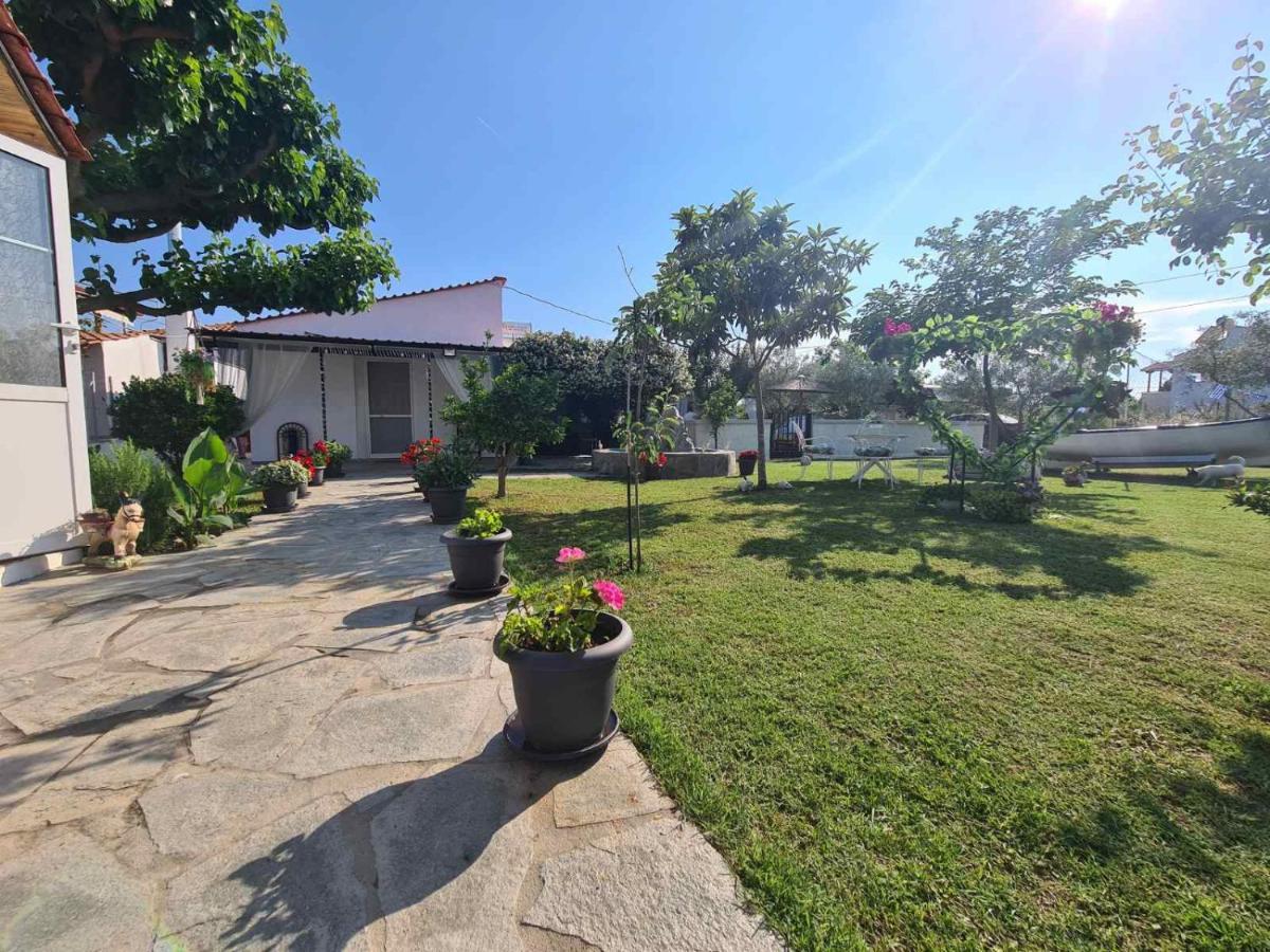 Mom'S Seaside Home Kariani Exterior foto